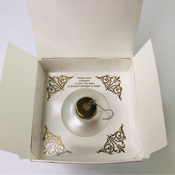 2002 Treasured Scenes Limited Edition #2 Ornament Front Royal By Williams Chapel - Picture 4 of 7